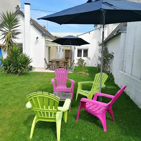 Holiday home Maison Chaleureuse A Plage Avec Jardin Magnifique